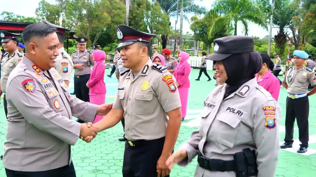 Kado Istimewa Jelang HUT ke-80 Bhayangkara, 42 Personel Polres Natuna Sandang Pangkat Baru - Tribunbatam.id
