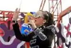 Syahrini Tampil Beda di Inbox