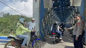 PENJAGAAN-DIHENTIKAN-di-Jembatan-Cirahong-442026-1.jpg
