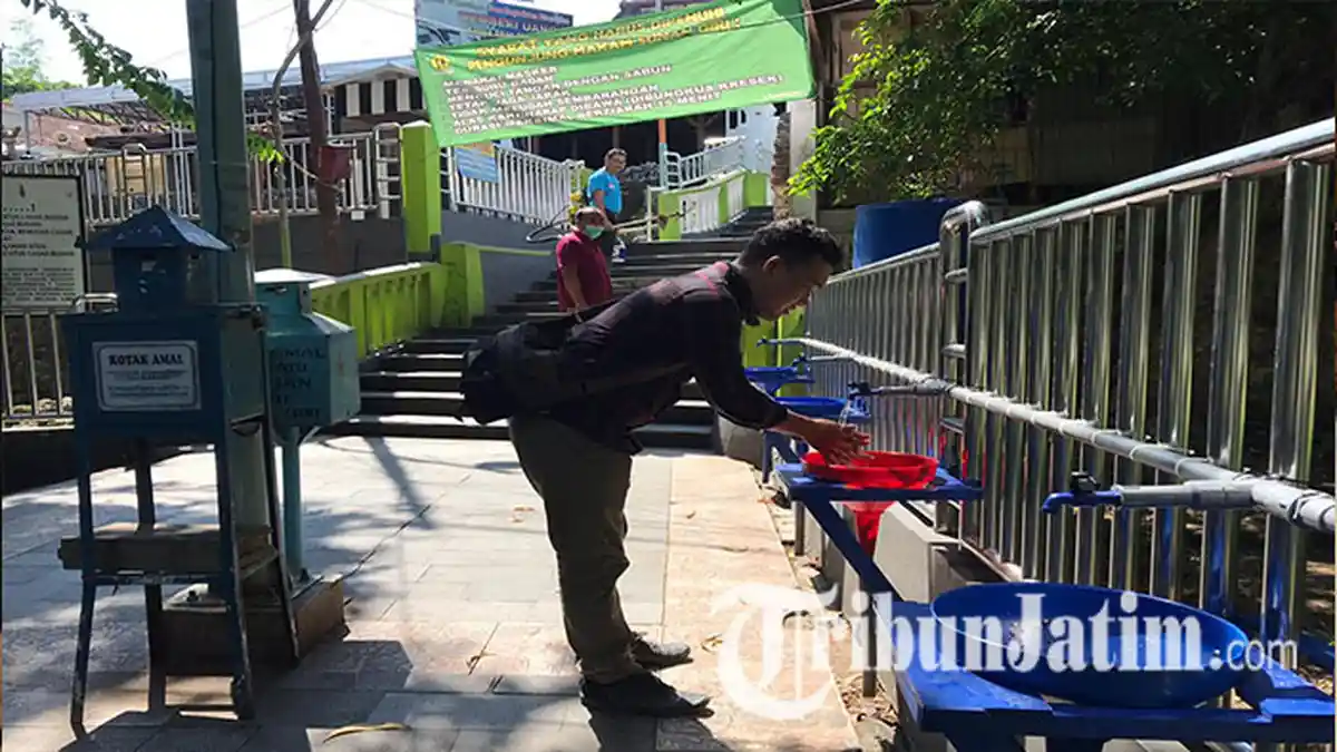 Wisata Religi Makam Sunan Giri Mulai Bersiap Sambut New Normal