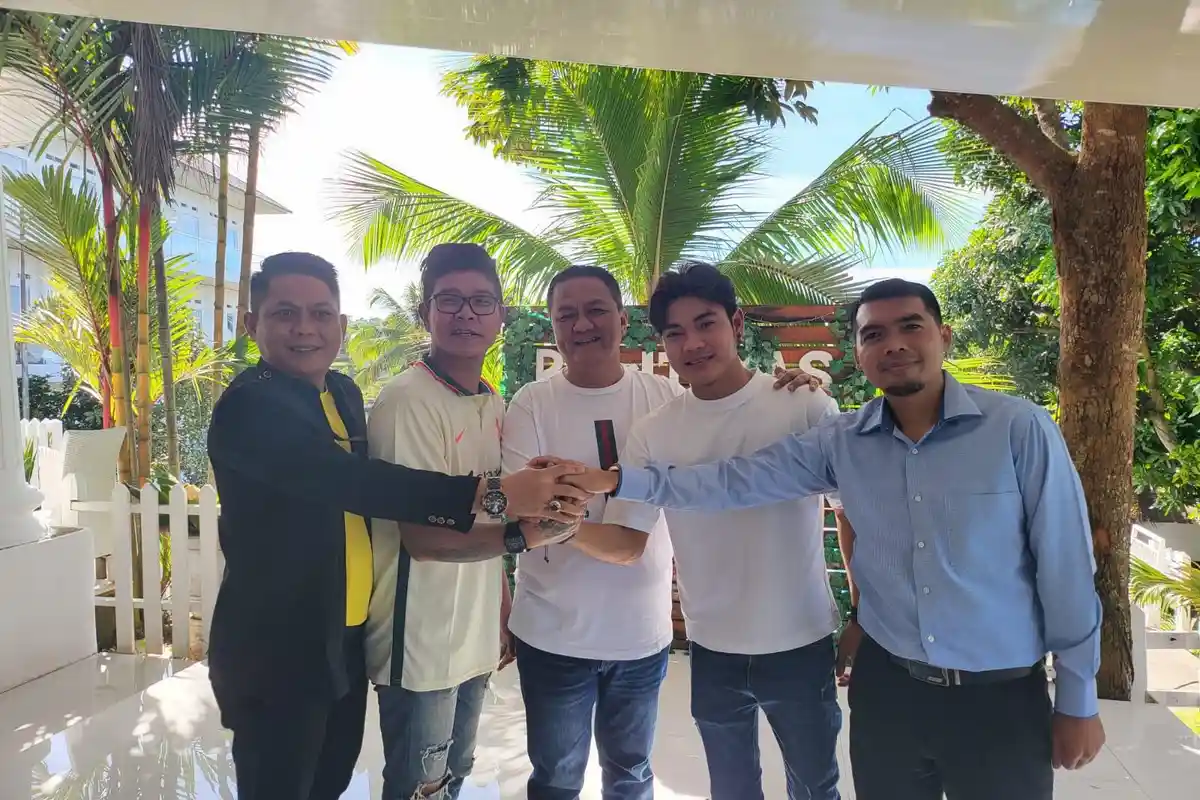 Tri Suaka Peluk Andika Kangen Band, Dapat Panggilan Khusus dari Babang Tamvan