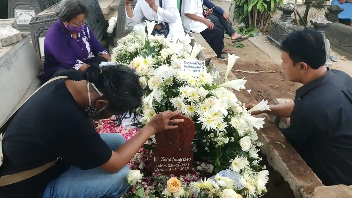 Wayang Bagong dan Bima Ikut Dikuburkan Bersama Jenazah Dalang Ki Seno Nugroho