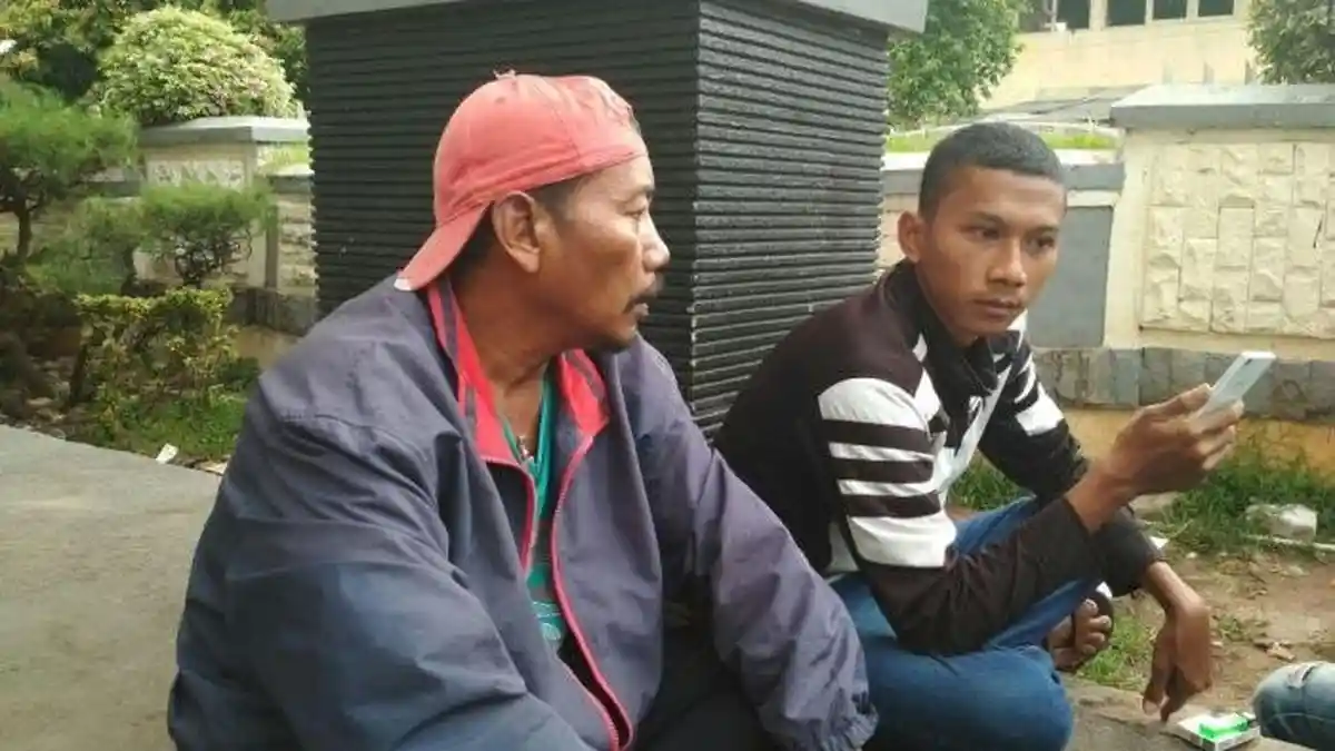 Kisah Dodo Cari Istri Tercinta Hingga Polisi Memberi Kabar Duka Istrinya Terbakar di Pabrik Petasan