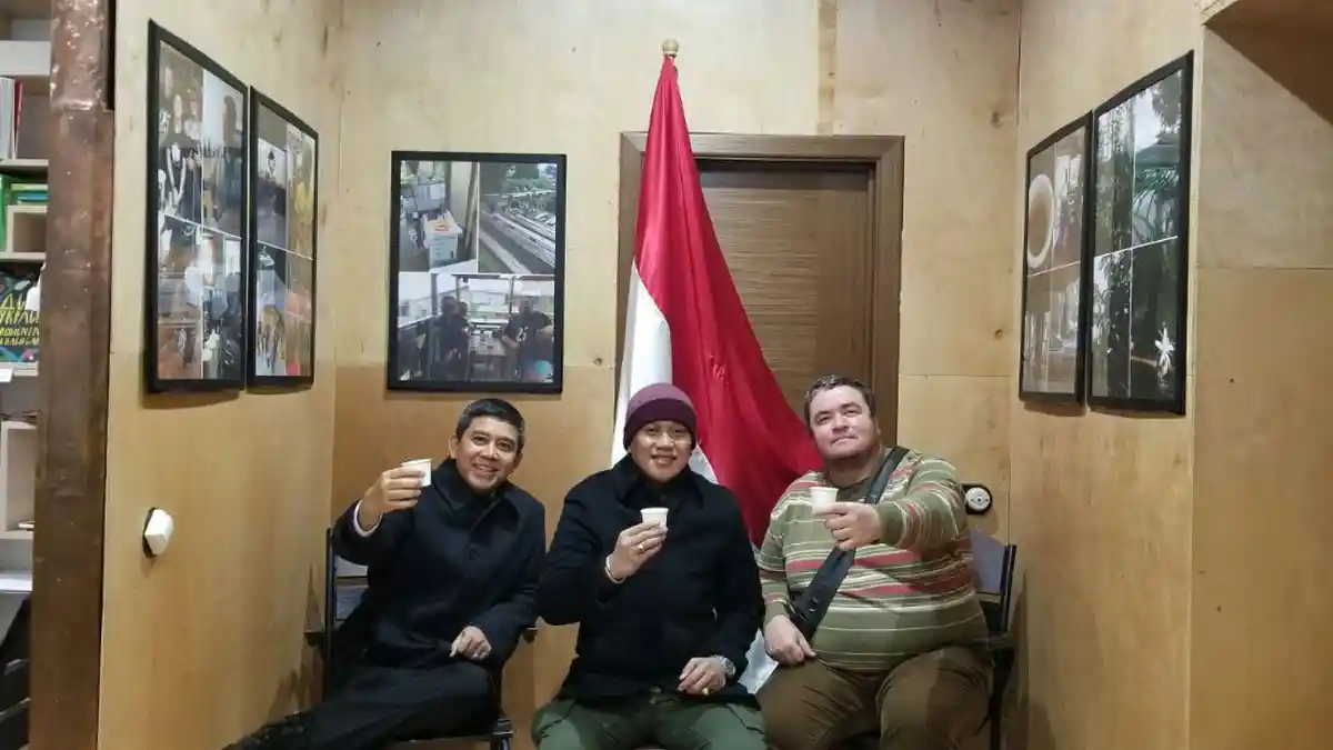 Dubes Yuddy Resmikan Kafe yang Sajikan Kopi Khas Indonesia di Kiev Ukraina