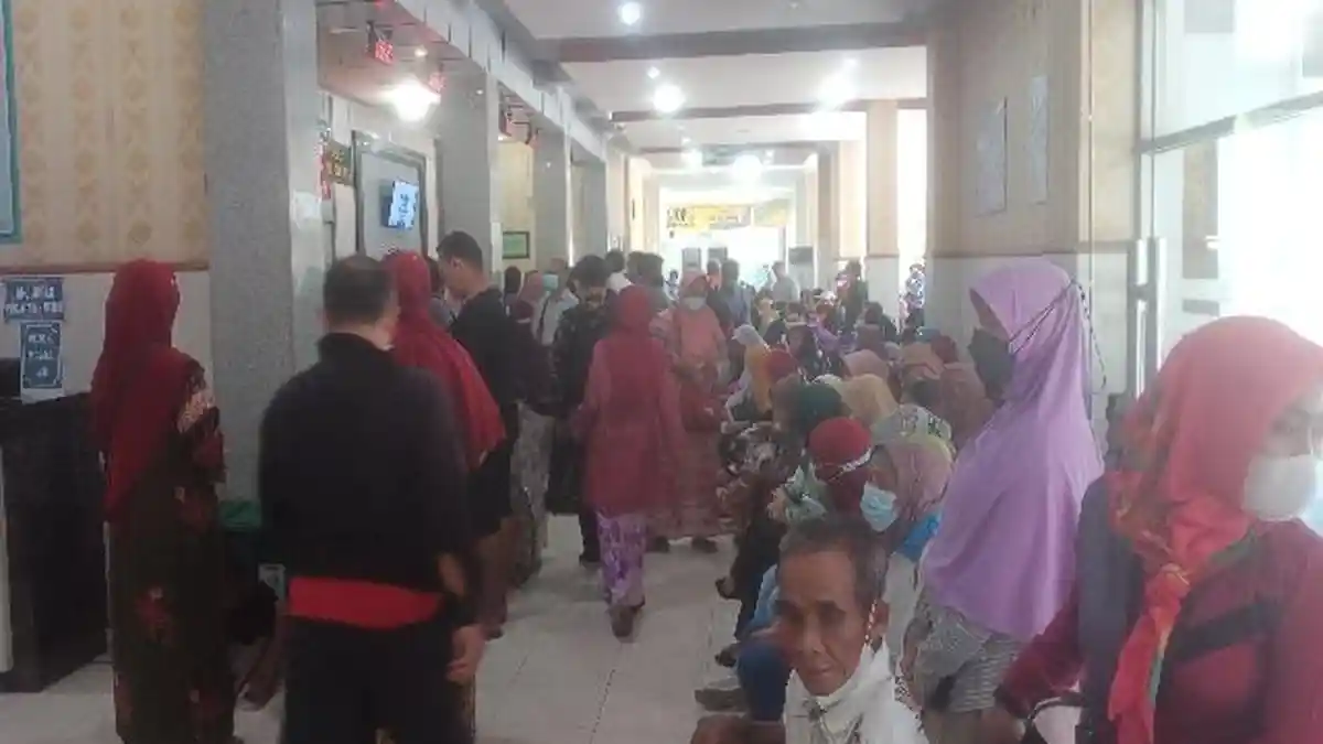 Imbas Kemarau Panjang dan Cuaca Panas Terik, Banyak Warga di Lamongan Terserang ISPA