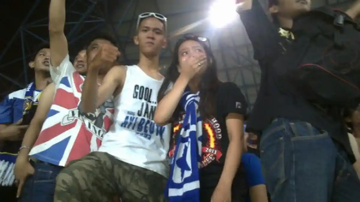 Bobotoh Cantik Ini Menangis Lihat Persib Juara di Palembang