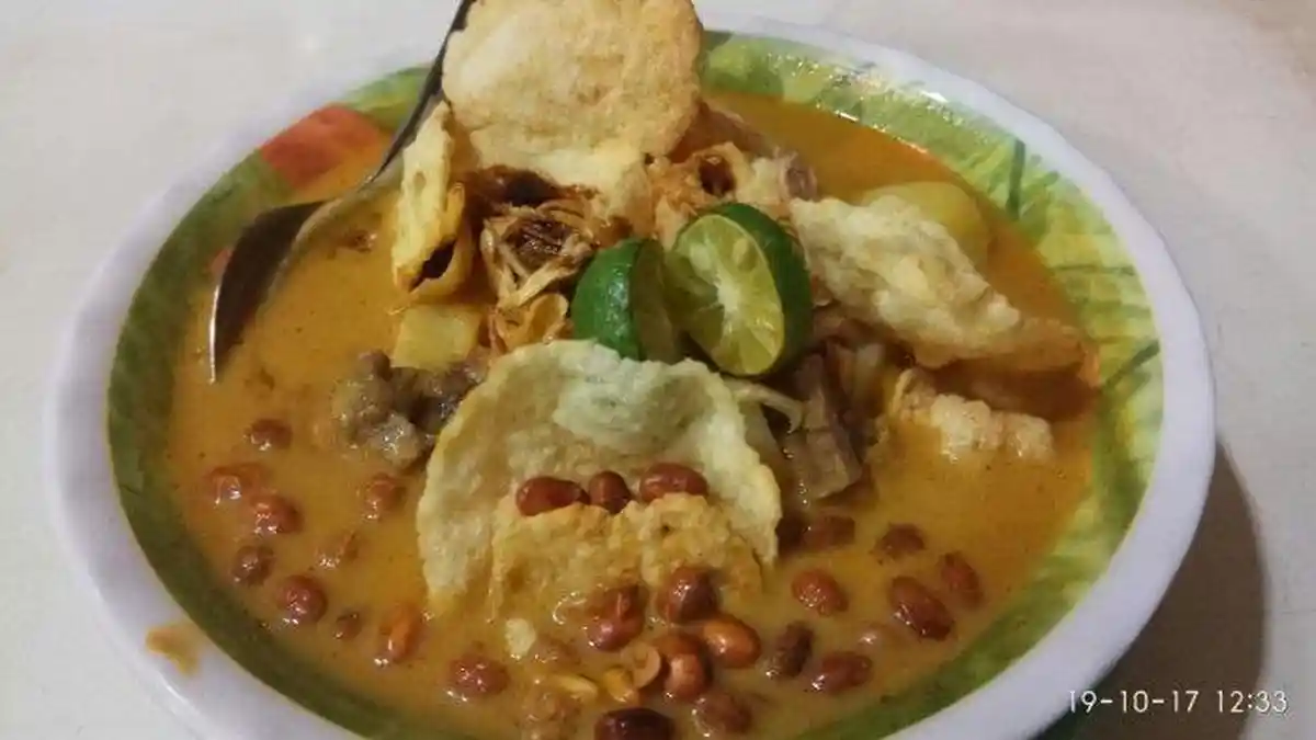 Sarapan Enak di Bandung, Cicipi 5 Sajian Lontong Kari yang Nikmat dan Menggugah Selera