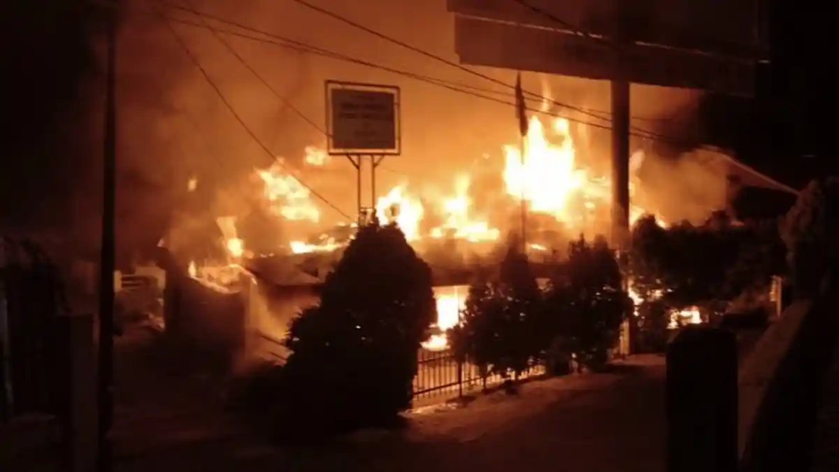 10 Unit Rumah Terbakar Saat Masyarakat Tengah Tertidur Pulas di Kawasan GOR H Agus Salim Padang