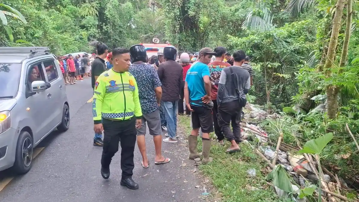 3 Fakta Kecelakaan Maut di Tareran: Mobil APV Terjun ke Jurang Berbatu Sedalam 60 Meter