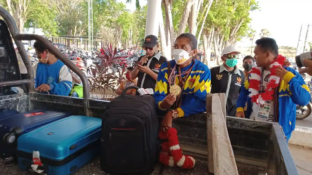 Peraih Emas PON Numpang Pikap, Pelatih Menolak Mobil Jemputan Dispora NTT