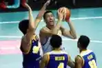 Christian Sitepu Dihadang 3 Pembasket Bimasakti