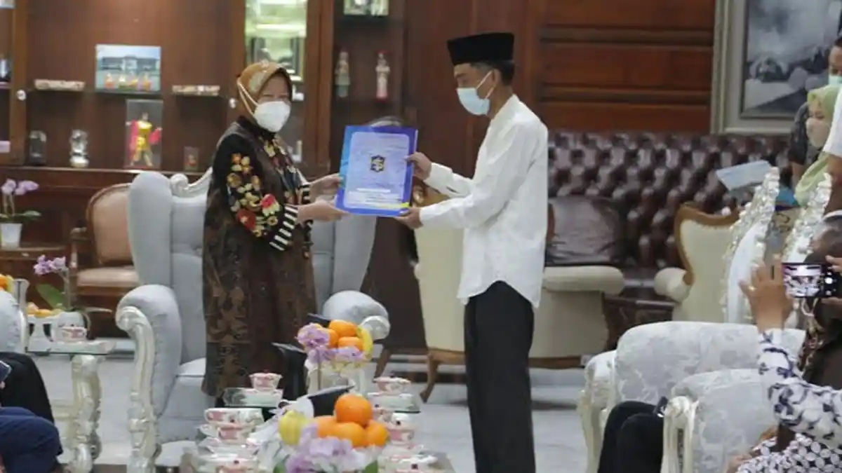 Perkuat Harmonisasi, Pemkot Surabaya Berikan IMB Gratis ke Seluruh Rumah Ibadah