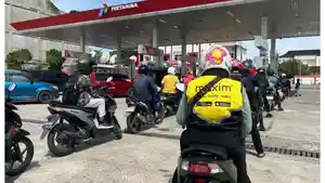 Antre-BBM-Pekanbaru-OK.jpg