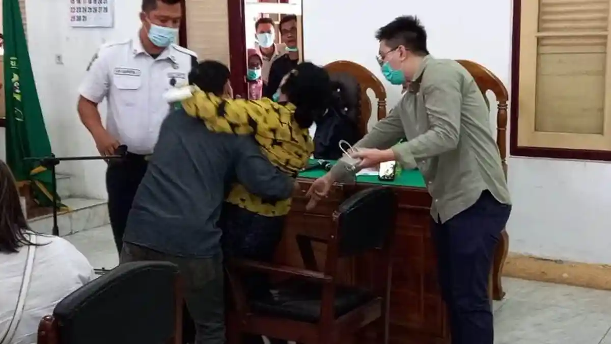Tini Tjendra Histeris, Ungkap Kekejian Tiga Perantau Asal Nias yang Habisi Suaminya Secara Brutal