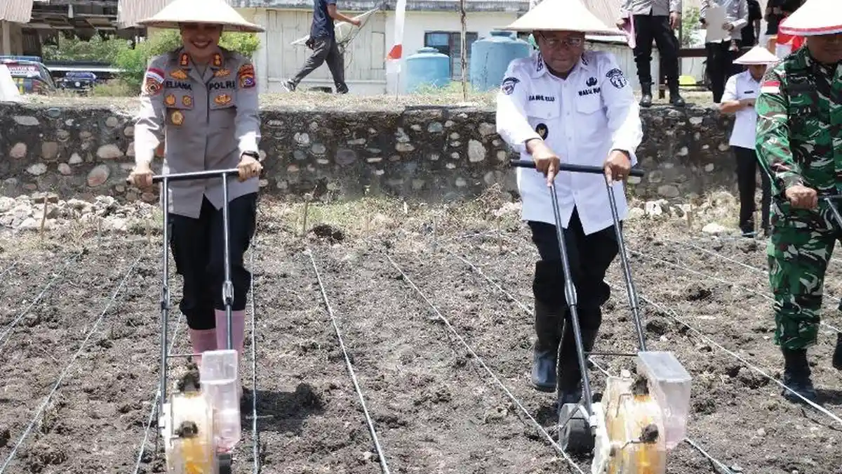 Kapolres TTU Pimpin Kegiatan Penanaman Jagung Serentak Kuartal IV Tahun 2025