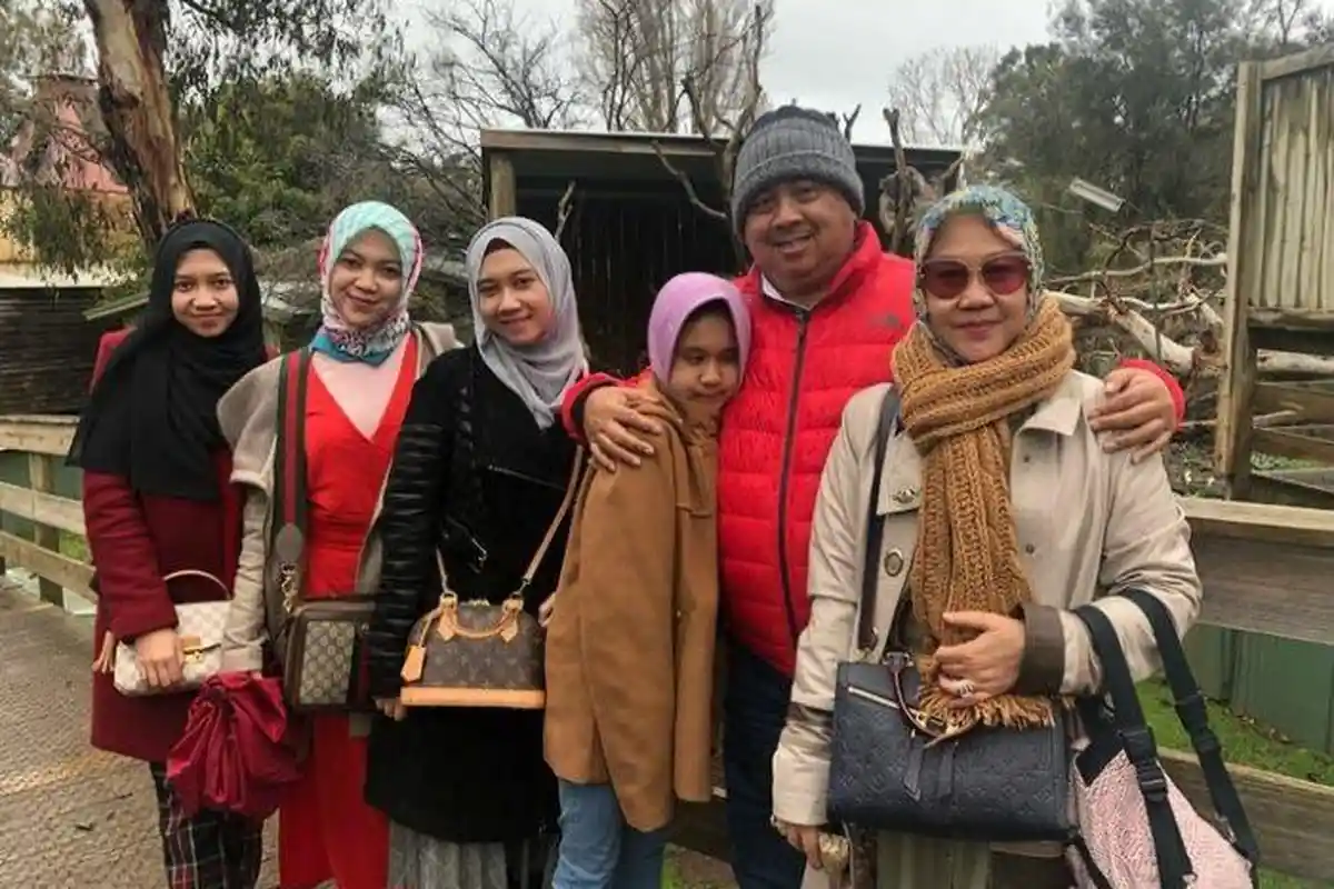 SOSOK Warsubi Bupati Jombang 2025-2030, Pengusaha yang Dermawan Punya Harta Rp 58 M, Ini Rinciannya