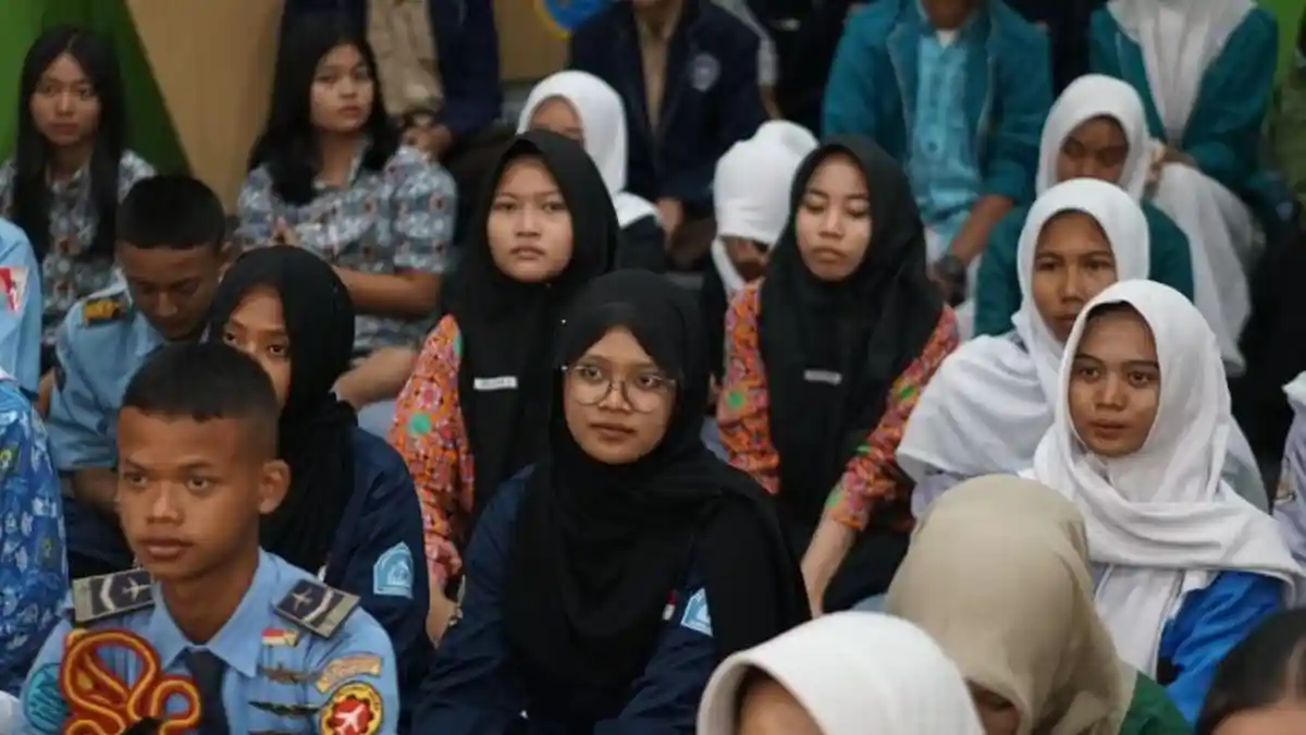 INDONUSA Surakarta Gelar Gathering OSIS Community Solo Raya 2025: Youth Leadership and AI Summit