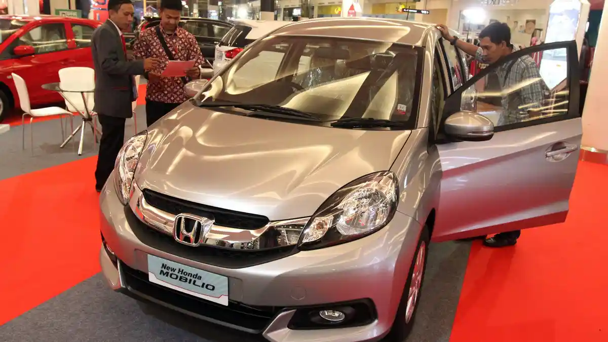 Salesman Honda Mobilio dan Toyota Avanza Terlibat ‘Perang Diskon’