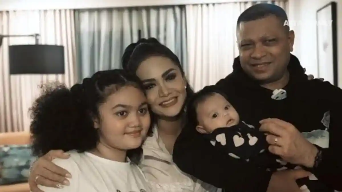 AKHIRNYA Gendong Ameena, Raul Lemos Mendadak Salfok dengan Penampilan Putri Aurel Hermansyah