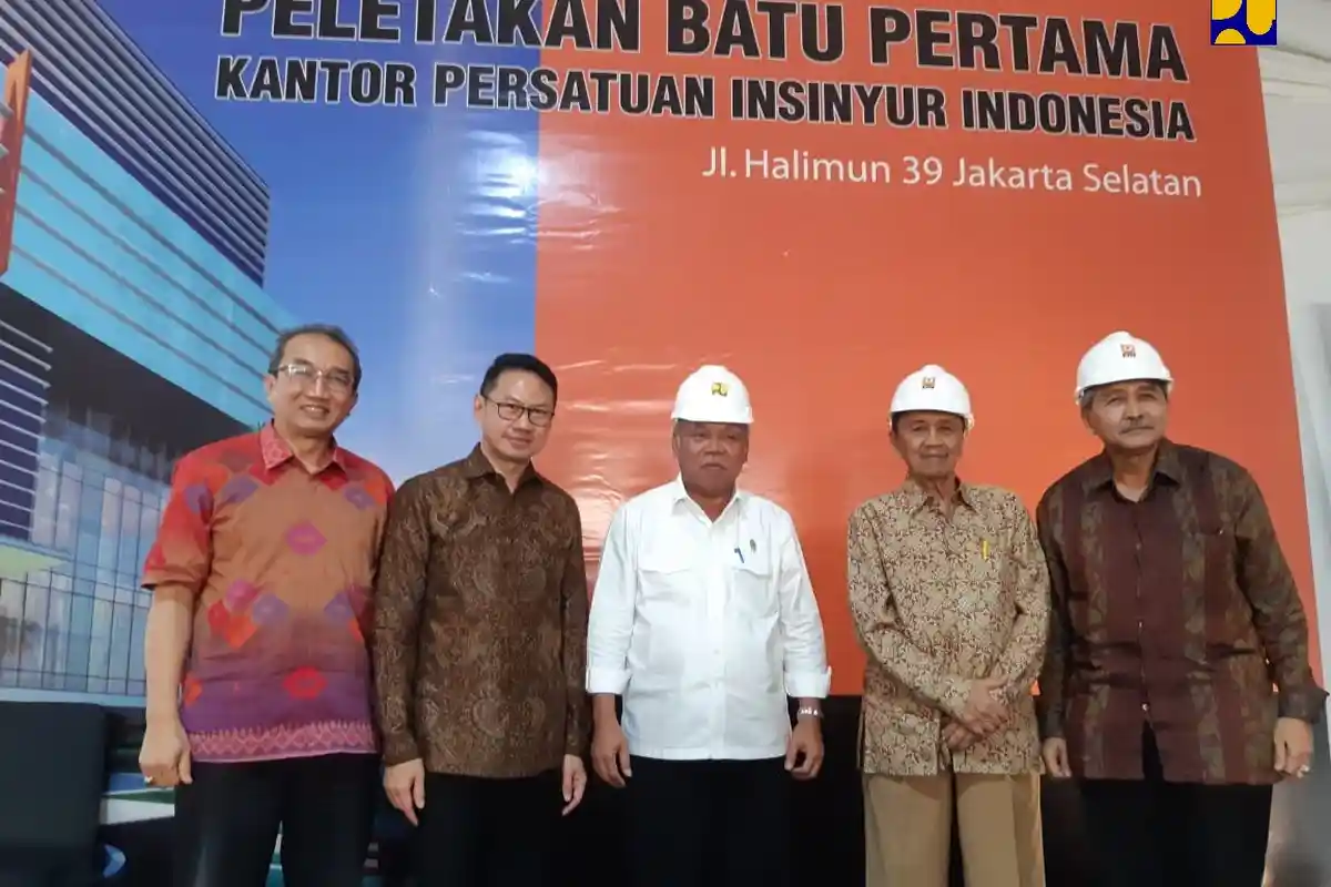 Menteri Basuki Lakukan Peletakan Batu Pertama Pembangunan Gedung PII