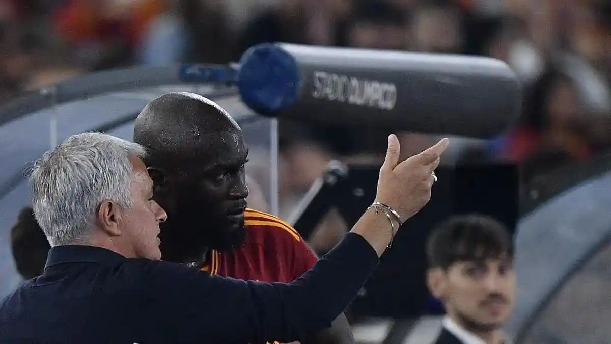 Live Streaming AS Roma vs Frosinone, Cedera Pemain Bikin Jose Mourinho Pusing