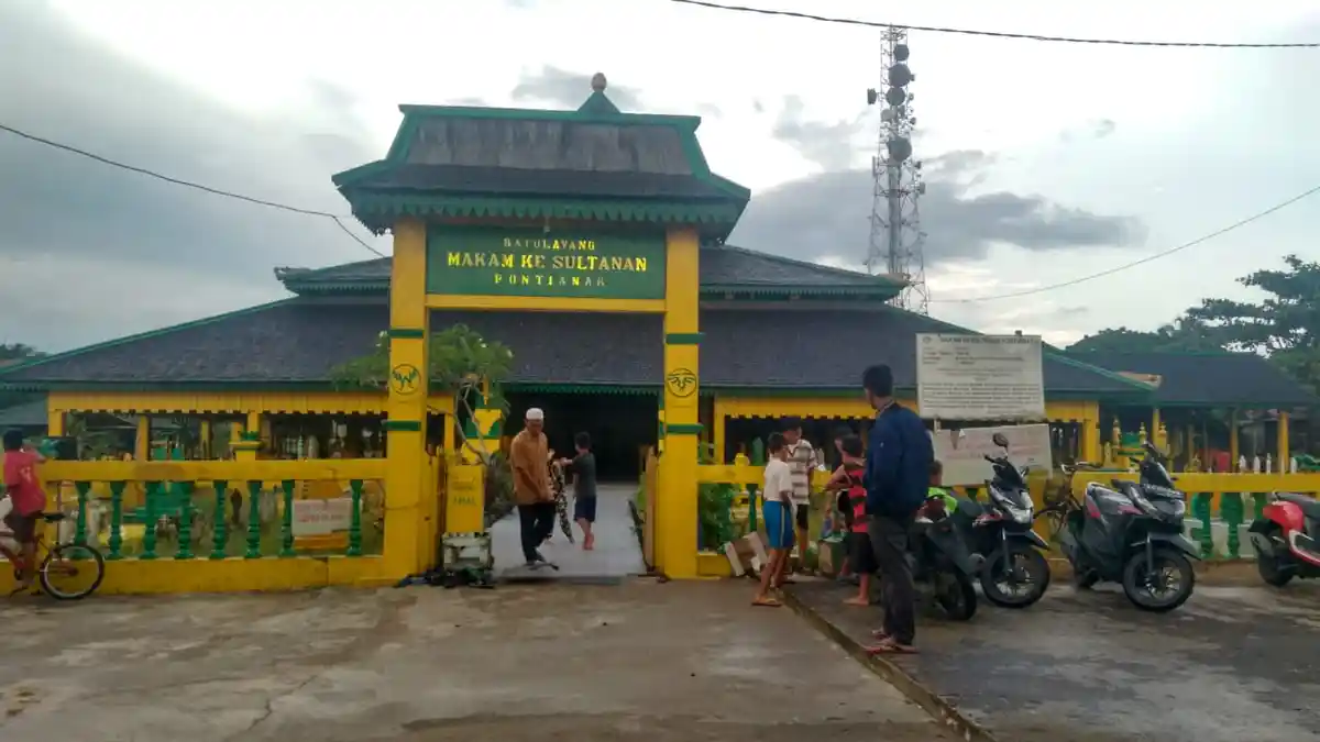 TRIBUN WIKI: Keunikan Makam Batu Layang, Berikut Asal Mula Namanya