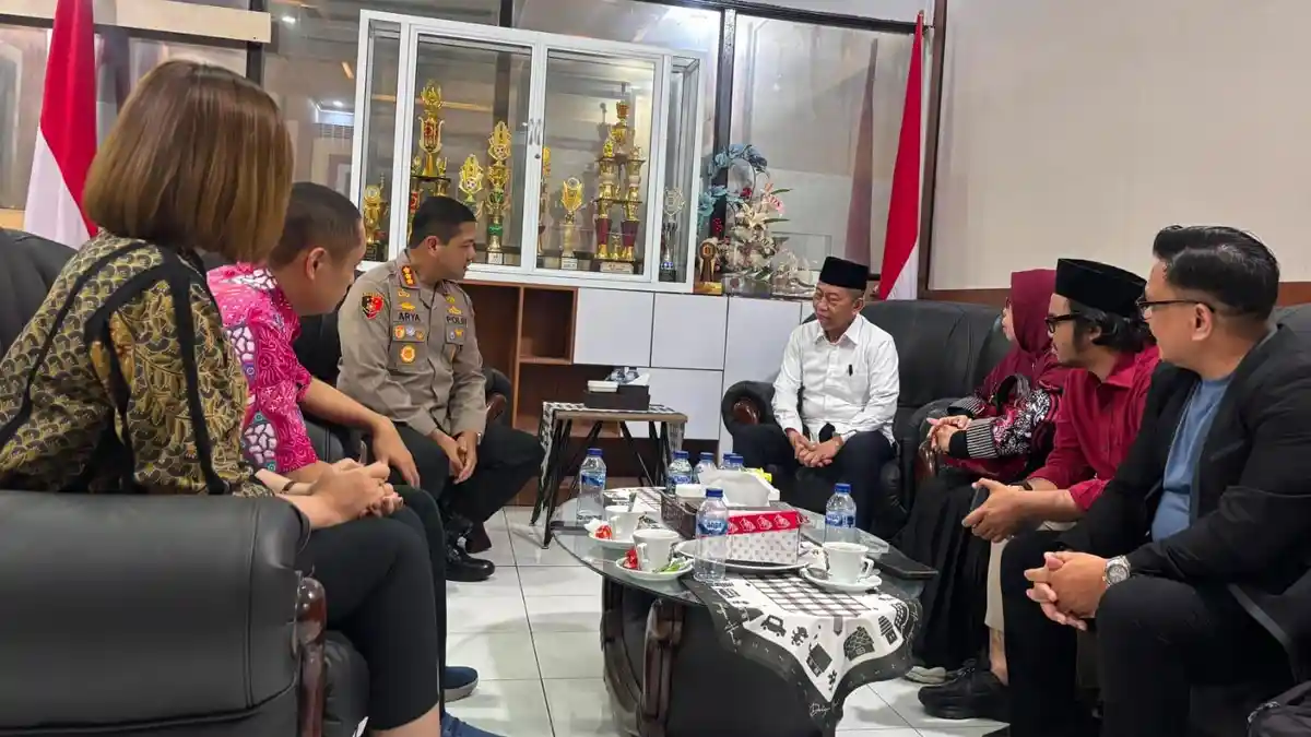 Kapolrestabes Makassar Dukung Jalan Sehat Harmoni Kemanusiaan FKLA - Tribun-timur.com