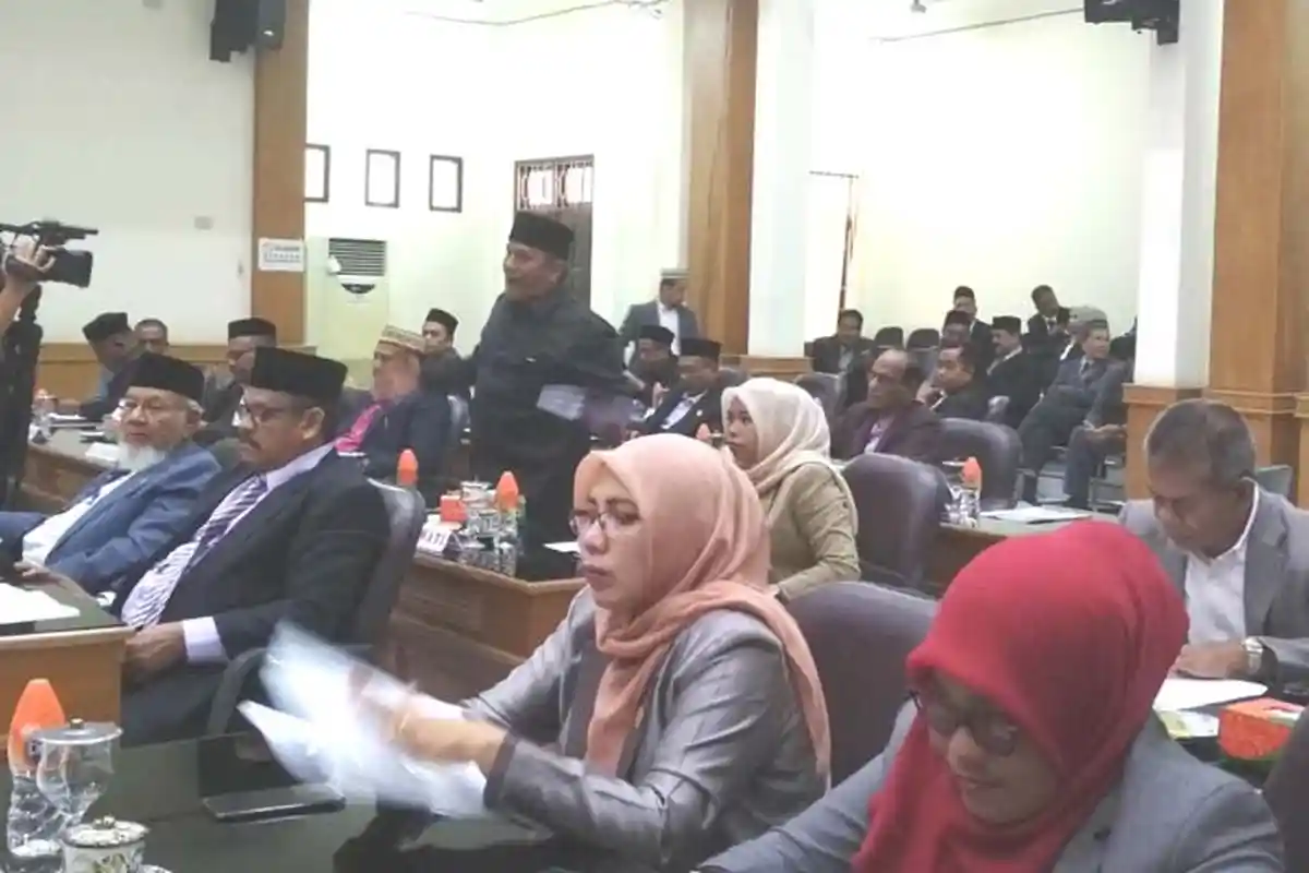 LKPJ Bupati Pidie Berstempel Gubernur