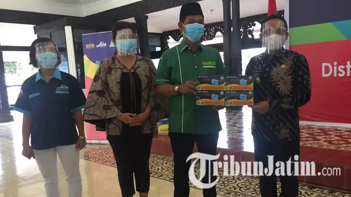Pemerintah Kabupaten Lumajang Terima Bantuan 150 Ribu Masker dari Aice dan GP Ansor