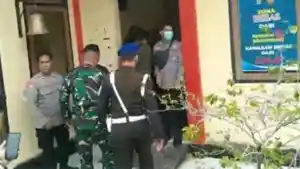 TNI-diduga-aniaya-polisi-di-Muna.jpg