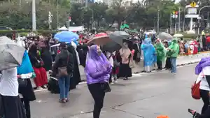 Buruh-dan-mahasiswa-demo.jpg