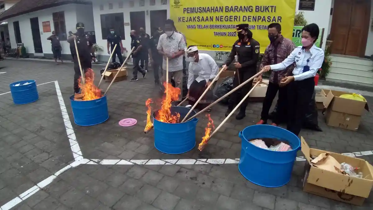 Kejari Denpasar Musnahkan Narkotik Miliaran Rupiah