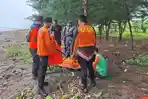 16112025-evakuasi-korban-tenggelam-di-sungai-dekat-pantai-indah-kemangi-kendal.jpg