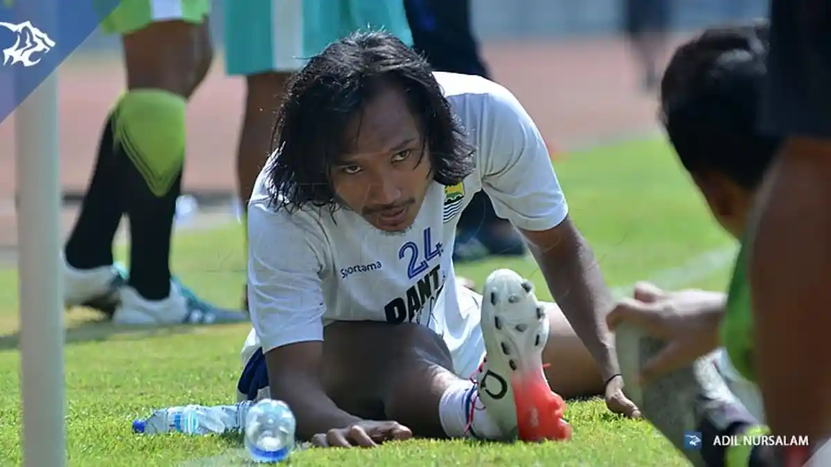 BERITA PERSIB - Setelah Kevin van Kippersluis, Giliran Legenda Persib Bandung Hariono yang Didepak
