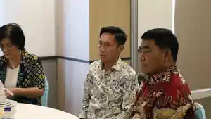 Bupati-Bolsel-Iskandar-Kamaru-komitmen-mempercepat-pembangunan-dan-investasi.jpg