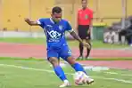Bek_kiri_PSPS_Pekanbaru_Ilham_Syafri_Noer.jpg