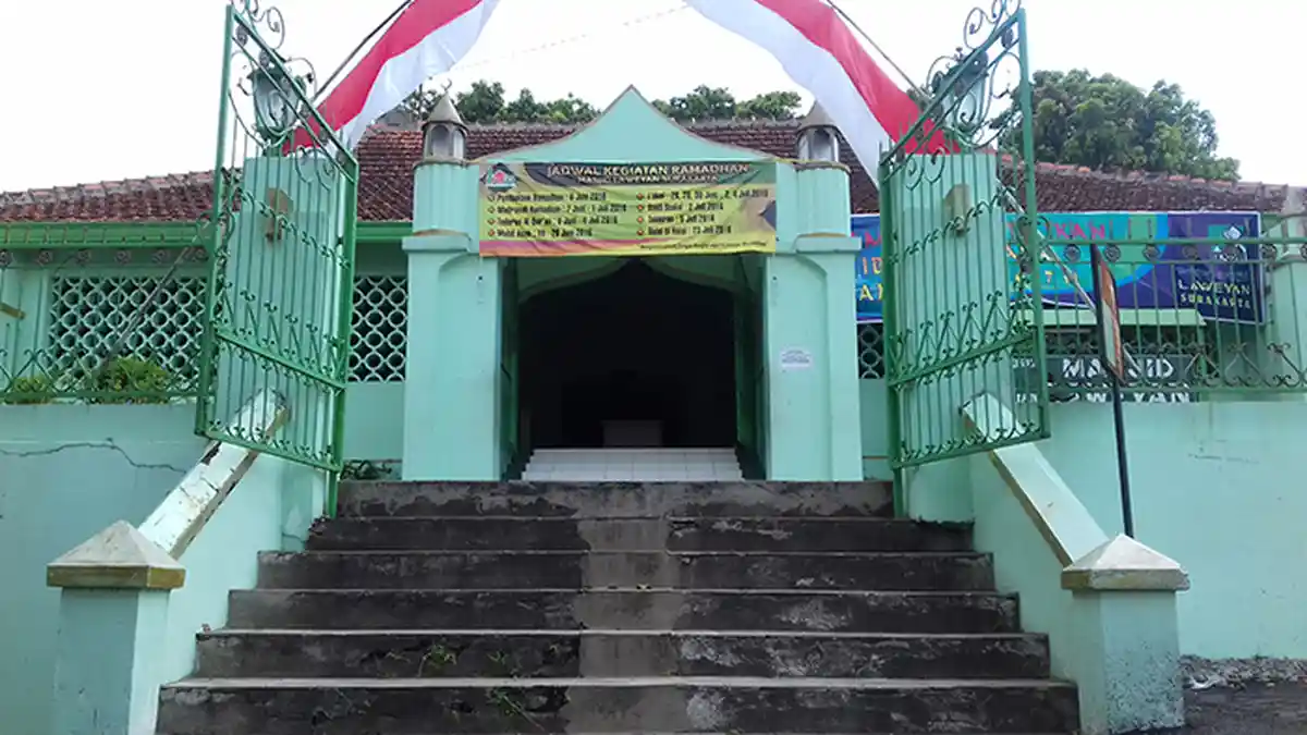 Jejak Ki Ageng Henis di Kampung Laweyan Solo - masjid-laweyan_20160619_090237.jpg