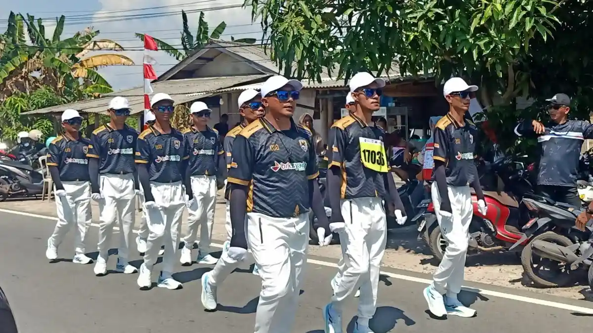 Tim Gerak Jalan Dinas Perkim Bintan Tunjukkan Performa Terbaiknya di Lomba Tri Lomba Juang 17 KM