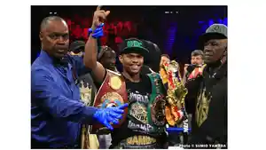Shakur-Stevenson-akan-menghadapi-Frank-Martin.jpg