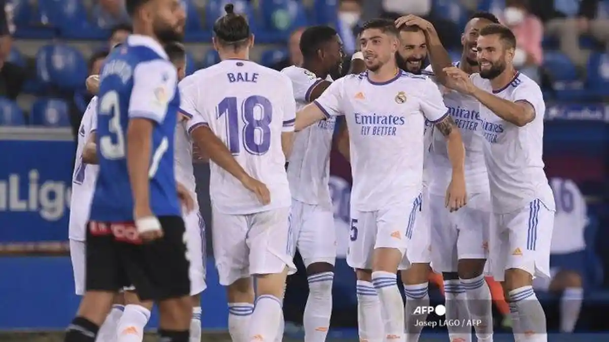 Hasil Liga Spanyol: Real Madrid Bungkam Alaves, Benzema Cetak Brace, David Alaba Debut Cermerlang