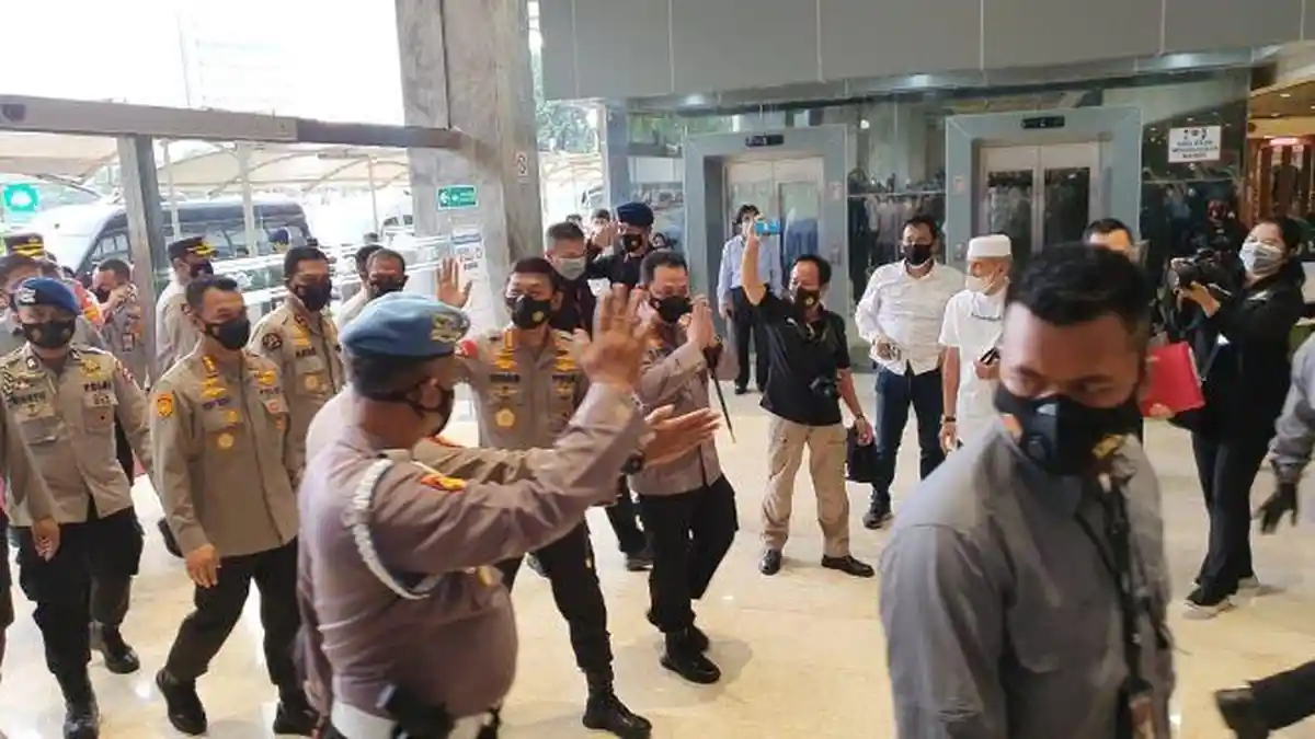 Hari Ini Listyo Sigit Jalani Fit and Proper Test Calon Kapolri, Kasus Nenek Minah Dipertanyakan