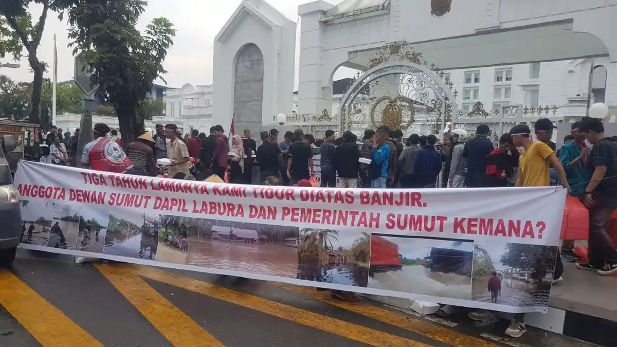 Tanggul Putus tak Kunjung Diperbaiki, Pengunjuk Rasa Desak Gubernur Evaluasi Kepala BPKAD