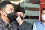 Jonathan Frizzy Diperiksa di Polres Metro Jakarta Selatan Terkait Laporan terhadap Dhena Devanka