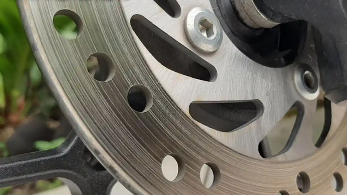 Berikut Risiko Pengendara Motor Pakai Paksa Kampas Rem Motor Kondisi Aus