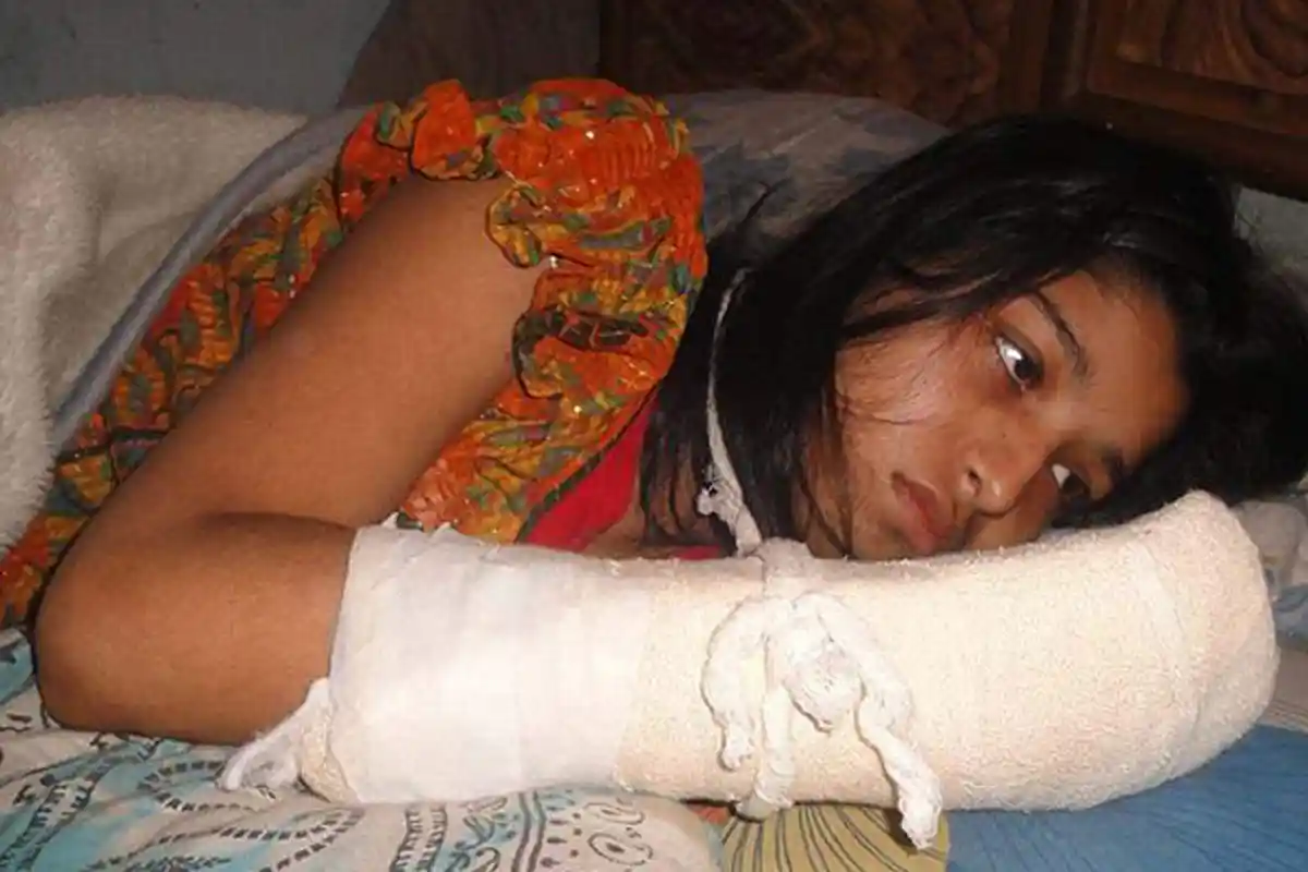 Astaga! Suami Bilang Ingin Beri Kejutan, tapi Jari Istrinya Malah Dipotong, Ternyata Alasannya . . .