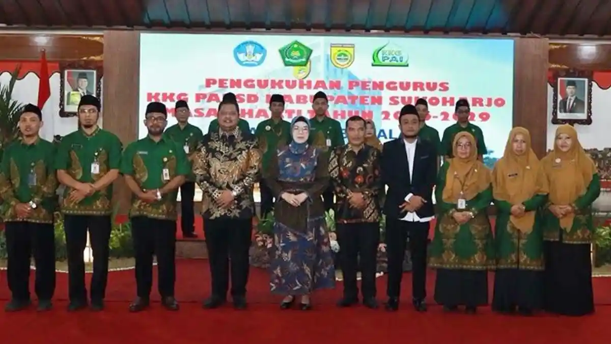 Bupati Etik Kukuhkan Pengurus KKG PAI SD Kabupaten Sukoharjo Masa Bakti 2026-2029!
