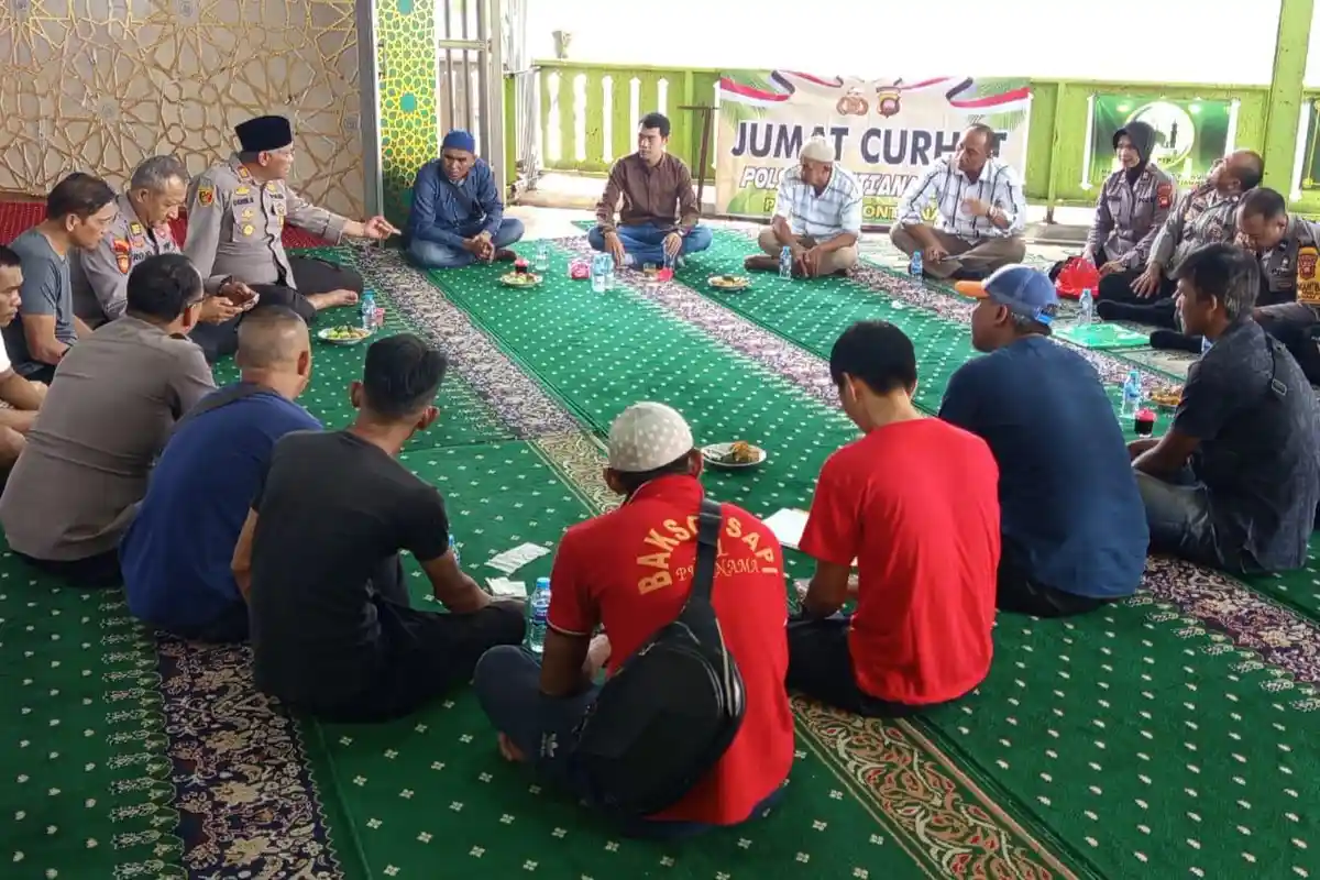Kapolsek Pontianak Kota Gelar Jumat Curhat, Serap Aspirasi dan Keluhan Warga Pasar Tengah