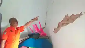 RUMAH-TERDAMPAK-GEMPA-PACITAN-DI-mALANG.jpg