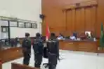 Sidang Putusan Terdakwa Kasus Penyerangan Polsek Ciracas