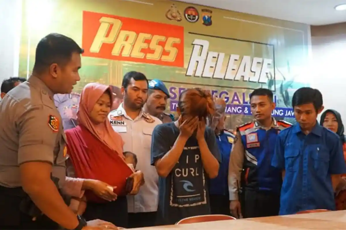 Ibu Terbaring Sakit Jantung Kepalanya Ditendang Anak Lelaki, Sang Kakak Buka Suara